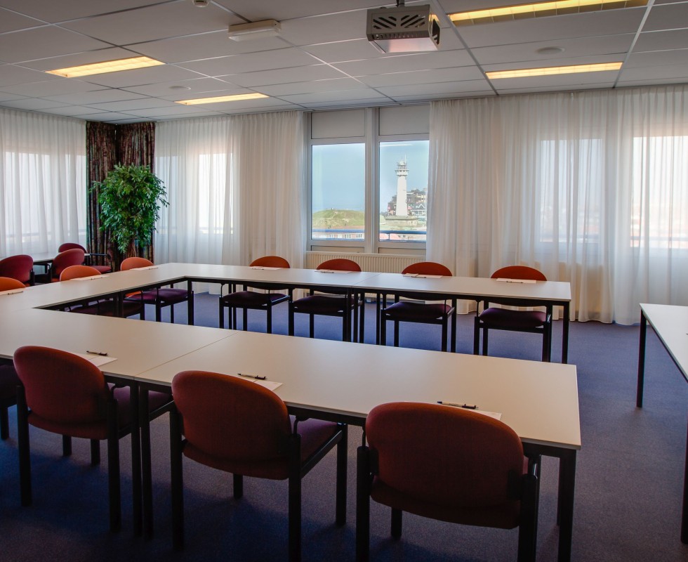 Vergaderzaal 402 u-vorm.jpg